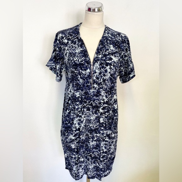 WILLOW & THREAD | Lined Patterned Short Sleeve Mini Dress Zipper Neck Line - Picture 1 of 11